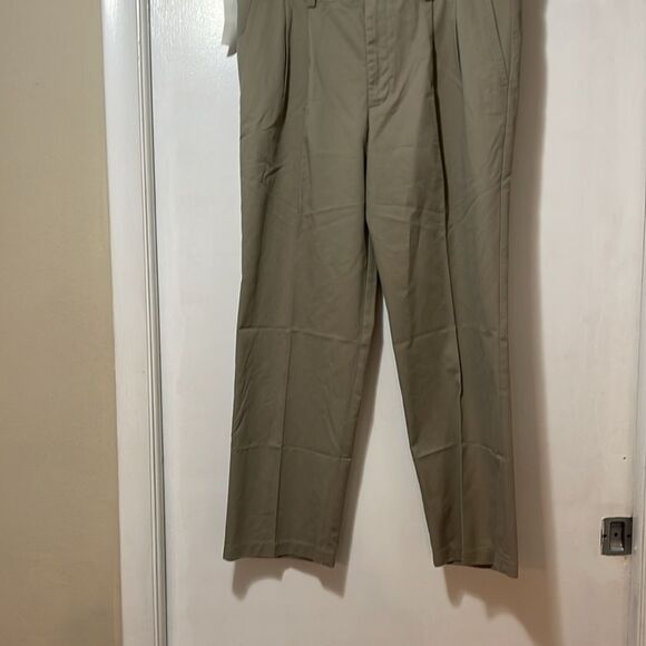 NWT dockers easy khaki pants size 38 x 32 - Picture 3 of 9
